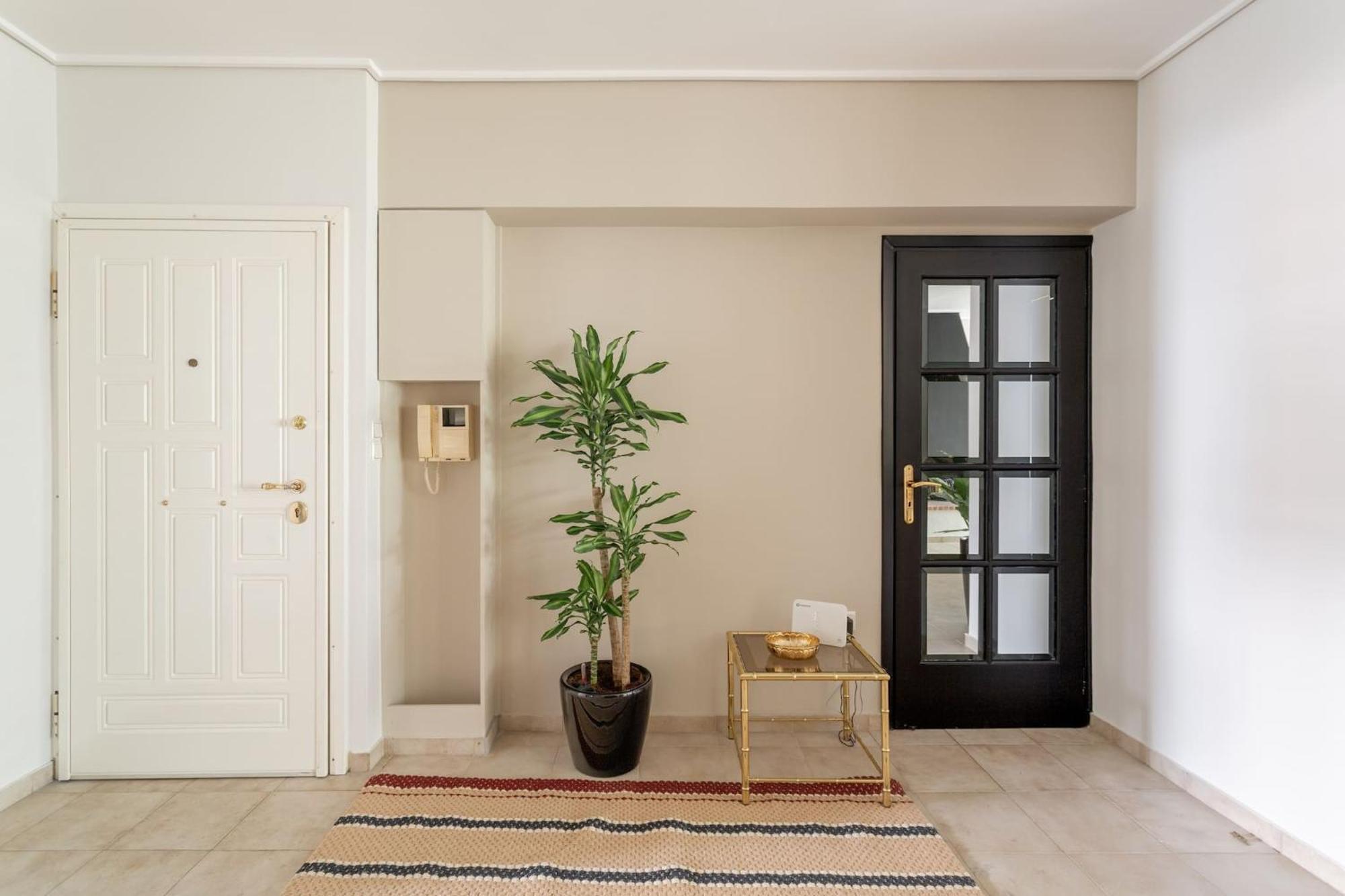 Fresh Detailed Stylish Apartment At Acropolis Афины Экстерьер фото